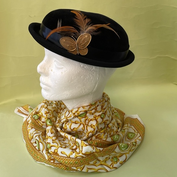 Vintage black Flechats small velvet hat - Picture 4 of 9